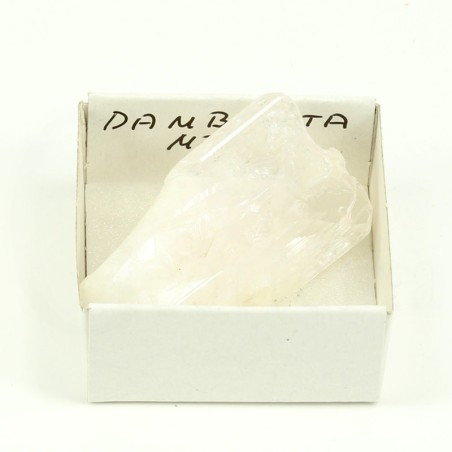 mineral danburita